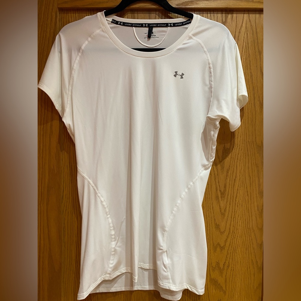 Under Armour Women’s heat gear white tshirt, size medium.